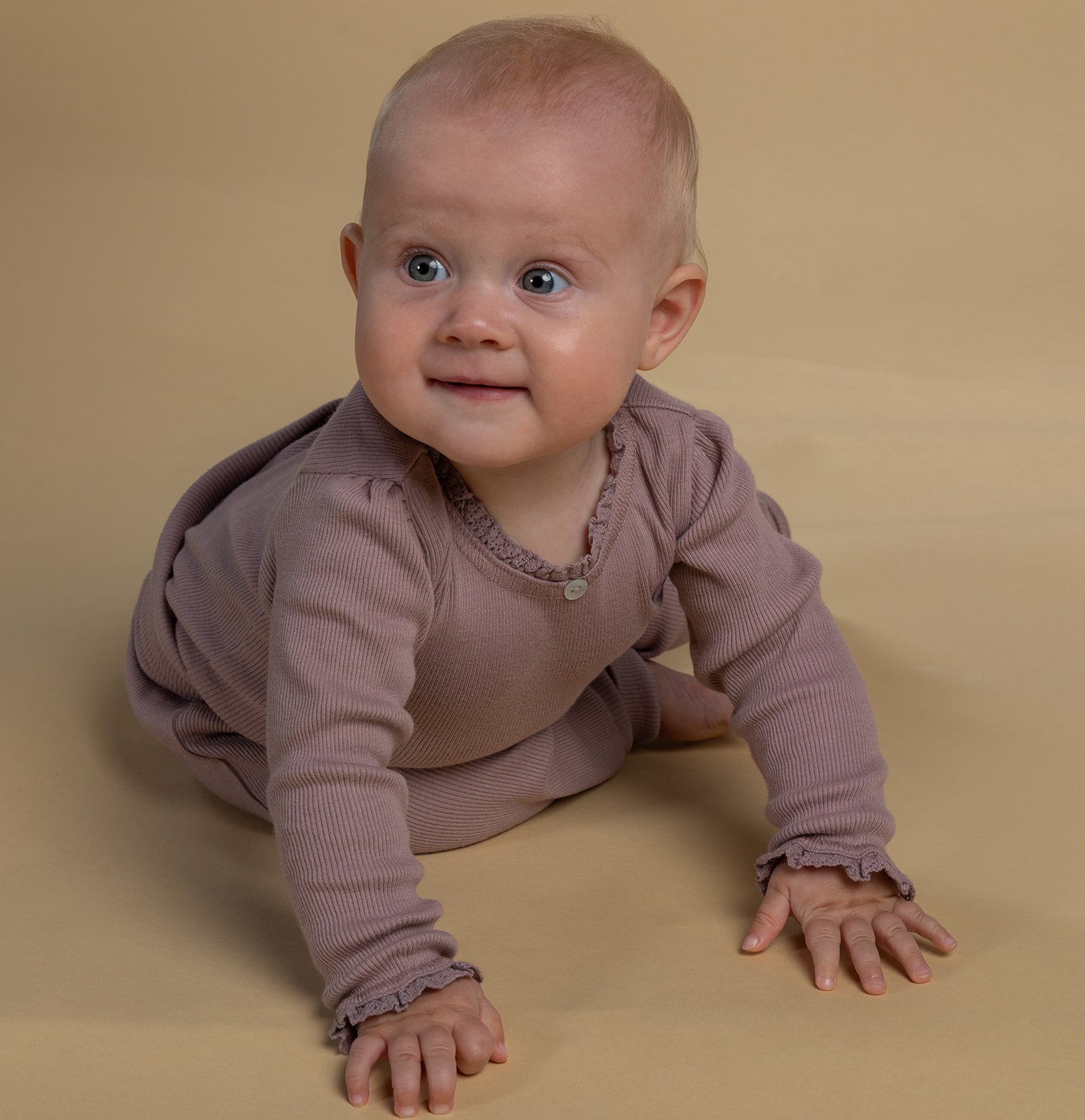 basic baby girl body, fås i tre farver- gots